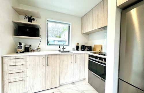 Upper Riccarton Casa | Cozy 2BDR 2BTR Townhouse Riccarton FREE carpark Fast Wifi