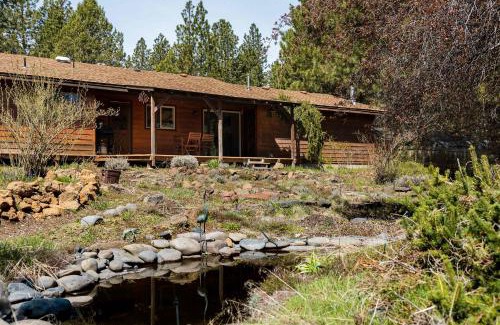 Southwest Bend Casa | Cozy 2BDR Retreat in Bend for 6