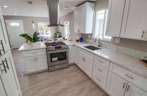 Lincoln Acres Casa | Cozy 2Bedroom 1.5bath near I-805 and 5