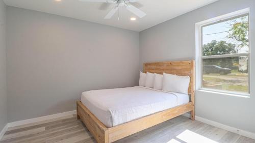 Biloxi Casa | Cozy 2BR/1BA Duplex Just Blocks from Downtown Biloxi, Beaches and Entertainment