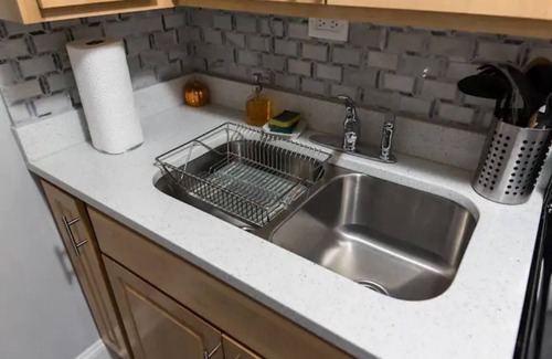 Albany Park Apartamento | Cozy 2BR/1BA Garden Apartment Near Lincoln Square