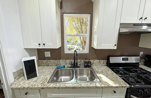 Florence-Graham Casa | Cozy 2BR/2BA Duplex Downtown LA