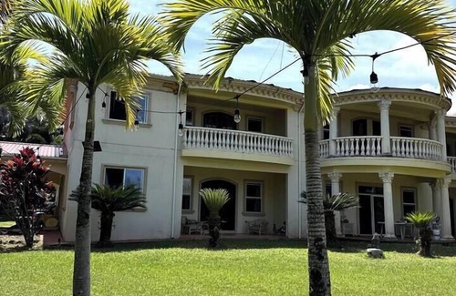 Pepeekeo Casa | Cozy 2BR/2BA Haven near Botanical World Adventures