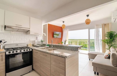 Punta Cana Apartamento | Cozy 2BR/2BA Retreat: Pool, Jacuzzi & Cityscape