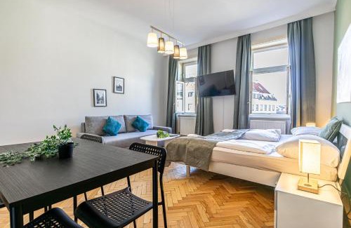 Wieden Apartamento | Cozy 2BR Apt Prime Vienna Location for Longstays