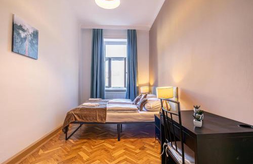 Wieden Apartamento | Cozy 2BR Apt Prime Vienna Location for Longstays