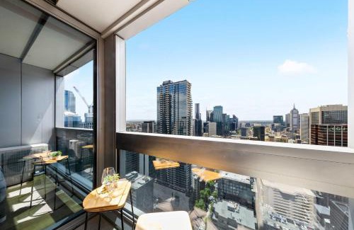 Melbourne Central Business District Apartamento | Cozy 2BR Apt Steps from Southern Cross City Views
