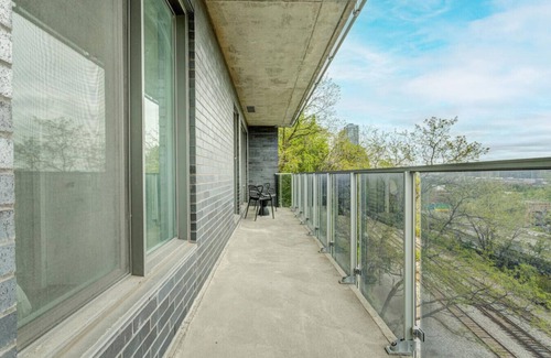 Little Burgundy Apartamento | Cozy 2BR Apt with Patio and Prime Spot Near Metro