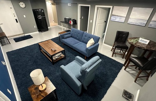 Elizabeth Apartamento | Cozy 2BR Basement Apartment with Private Entry & Parking in Elizabeth, NJ