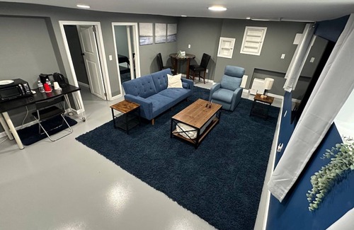 Elizabeth Apartamento | Cozy 2BR Basement Apartment with Private Entry & Parking in Elizabeth, NJ