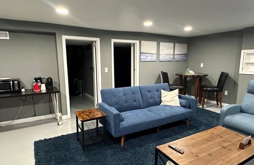 Elizabeth Apartamento | Cozy 2BR Basement Apartment with Private Entry & Parking in Elizabeth, NJ