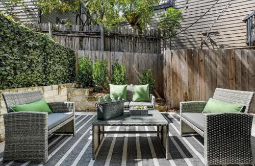 South Lamar Casa | Cozy 2BR Condo in Vibrant SoLa