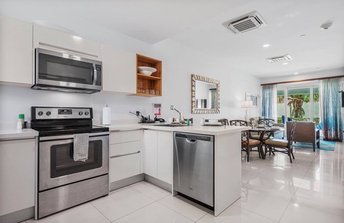 Sabana Liber Condominio | Cozy 2BR Condo! Resort Style Pool!