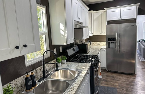 Florence-Graham Casa | Cozy 2BR Duplex in Downtown LA