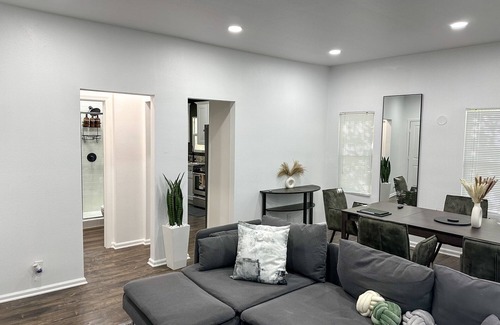 Florence-Graham Casa | Cozy 2BR Duplex in Downtown LA