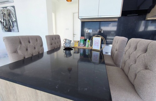 Gastria Apartamento | Cozy 2BR escape by the pool