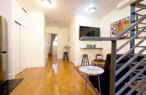 Washington Heights Apartamento | Cozy 2BR | Monthly Rental | Close to Times Square