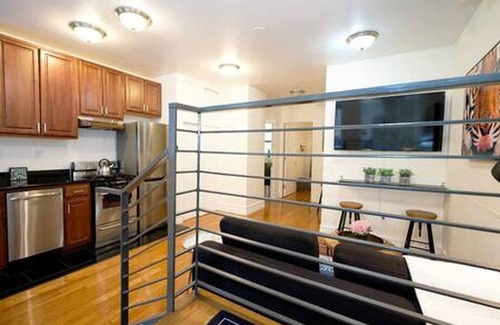 Washington Heights Apartamento | Cozy 2BR | Monthly Rental | Close to Times Square
