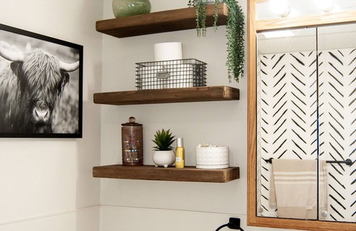 Akron Casa | Cozy 2BR Getaway