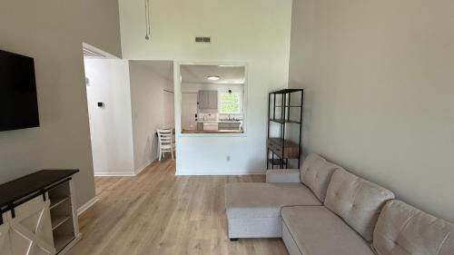 Piney Green Casa | Cozy 2BR Hideaway - I Heart Jacksonville