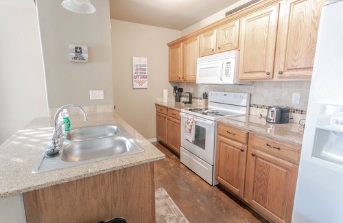 Lawton Casa | Cozy 2BR Home near Fort Still and Hospitals