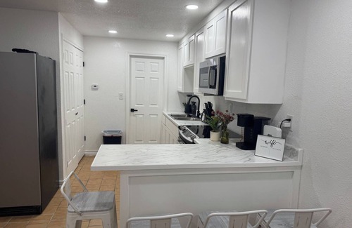 Texas Gulf Coast Casa | Cozy 2BR Near Downtown & Border