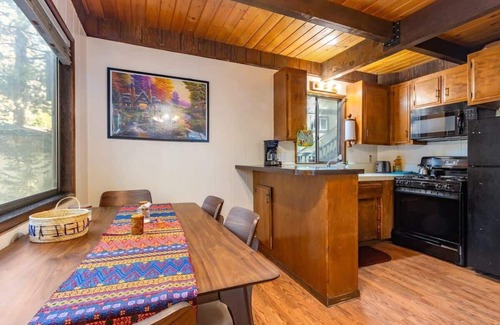 Crestline Casa | Cozy 2BR Retreat Near Lake Grego with Mountain Views