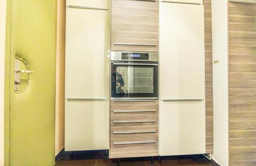 Matzleinsdorf Apartamento | Cozy 2BR shared Apartment City Retreat Prime Central Location