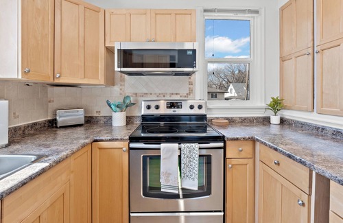 Saskatoon Downtown Casa | Cozy 2BR Suite Near U of S & River