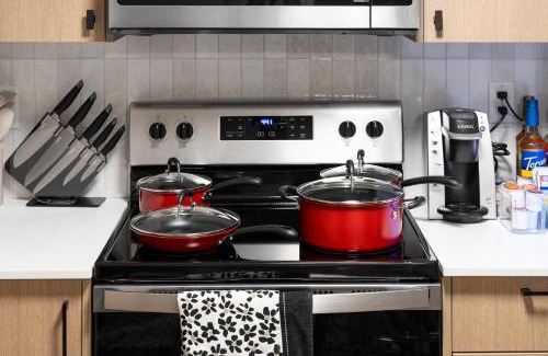 Keith Apartamento | Cozy 2BR Suite with Kitchen, AC Near U of C, Winsport, Banff and Hospitals