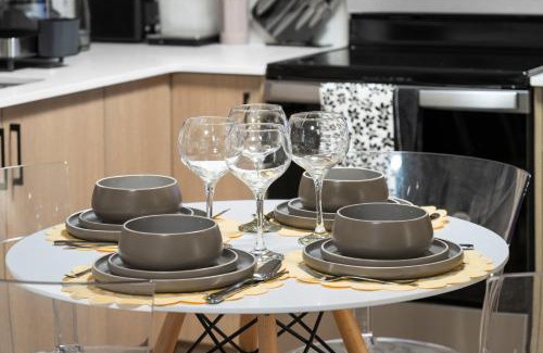 Keith Apartamento | Cozy 2BR Suite with Kitchen, AC Near U of C, Winsport, Banff and Hospitals
