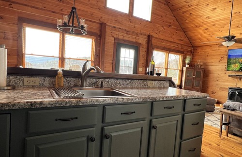 Purlear Casa | Cozy 2BR with AMAZING views in Buck Mountain