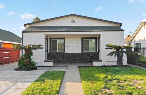Lynwood Casa | Cozy 3 bed 2 bathroom duplex near SOFI