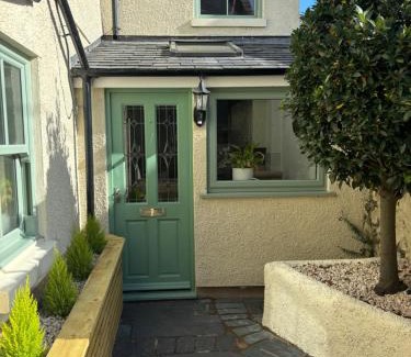 Rhyd-y-foel Casa | Cozy 3-Bed Cottage with Hot Tub
