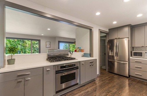 Portland Heights Casa | Cozy 3-bed house with Mt. St. Helens View in SW Hills Portland