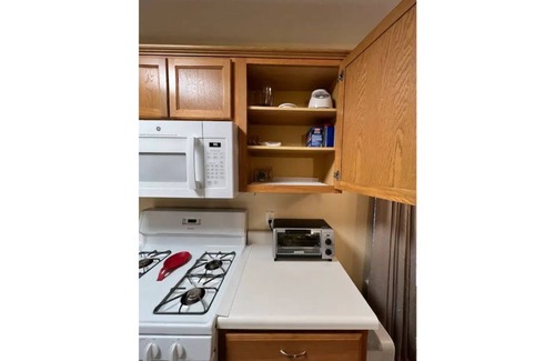 University Hills and Windsor Park Casa | Cozy 3-bed townhouse near Mueller and DT Austin