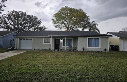 Williamsburg Casa | Cozy 3 bedrm house sitting in MIDDLE OF ALL THEME PARKS No Davenport I4 traffic.