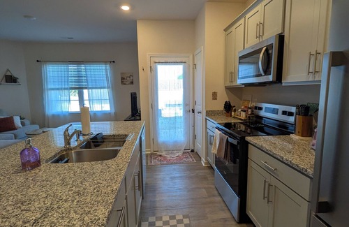 Carthage Casa | Cozy 3 Bedroom 2.5 Bath Townhome in Charming Carthage