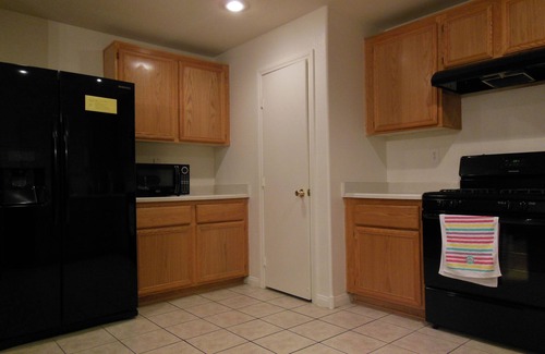 Rhodes Ranch Casa | Cozy 3 dormitorios 2. 5 baños casa 15 minutos al oeste del Strip de Las Vegas, con capacidad para 8