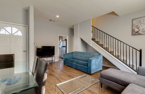 San Fernando Apartamento | Cozy 3 bedroom 2 bath apartment in the heart of San Fernando