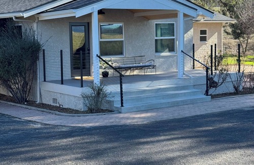 Templeton Casa | Cozy 3-Bedroom, 2-Bath Retreat on Acreage- Quiet Country Charm Minutes from Town