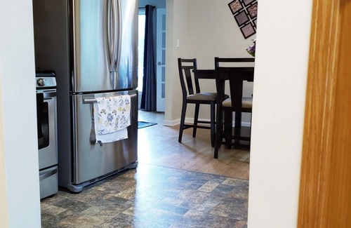 Eastpointe Casa | Cozy 3-bedroom, 4 car park home away from home