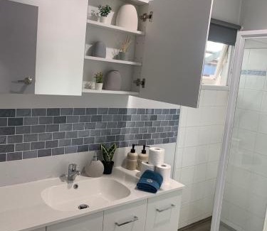 Kallangur Apartamento | Cozy 3 bedroom and office space in center of Kallangur