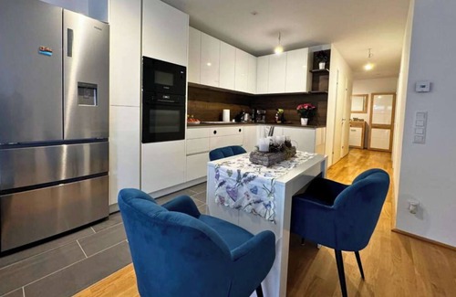 Donaustadt Apartamento | Cozy 3 bedroom apartment near the subway, air conditioning, for families