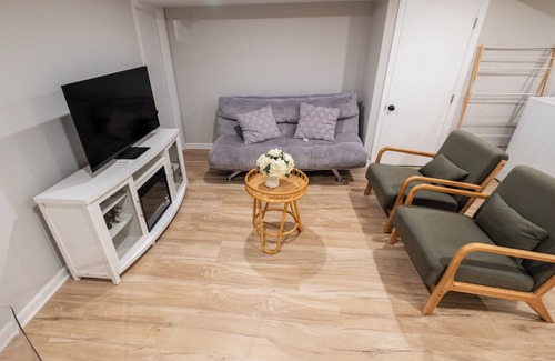 Hillside Casa | Cozy 3-bedroom Basement, close to NYC and Newark airport, on a quiet street.