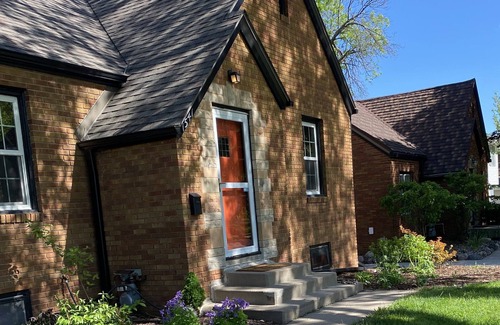 Beaverdale Casa | Cozy 3-bedroom Beaverdale Brick