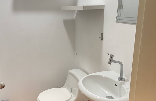 Miraflores Condominio | Cozy 3 bedroom Best location in Miraflores free parking