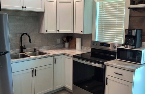Argyle Casa | Cozy 3 bedroom cabin, country setting, North East Missouri