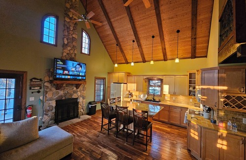 Aberdeen Cabina | Cozy 3-bedroom cabin on Richmond Lake