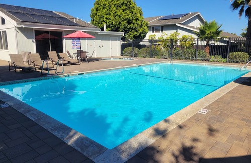 Goleta Condominio | Cozy 3-bedroom condo, just minutes from the ocean and UC Santa Barbara,
